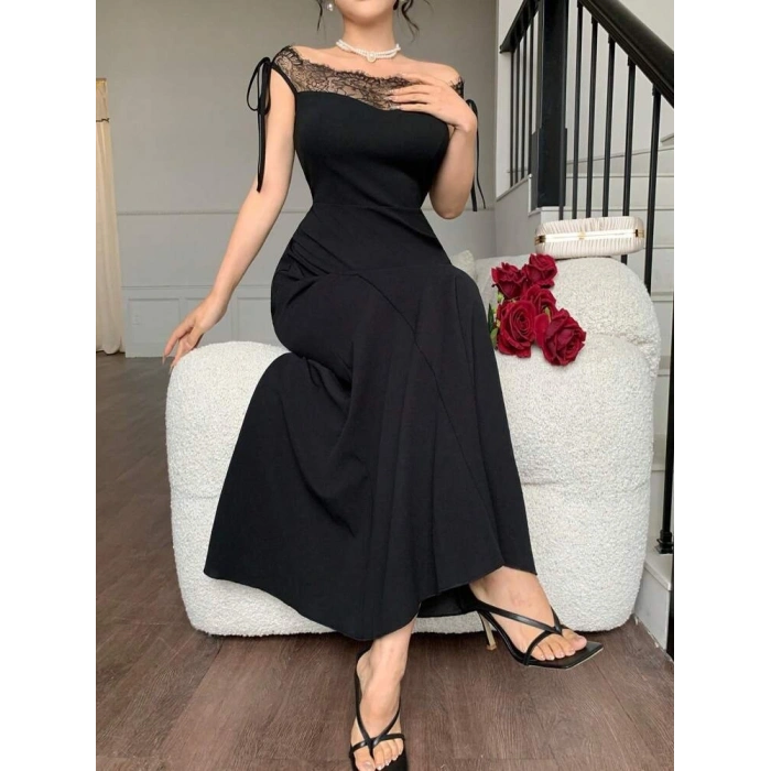 Kadın Göğüs Ve Yakası Dantel Detaylı Kayık Yaka Görünümlü Uzun Ithal Krep Elbise