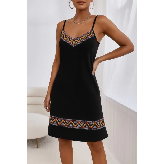 Kadın Ip Askılı V Yakalı Etnik Desenli Detaylı Elbise