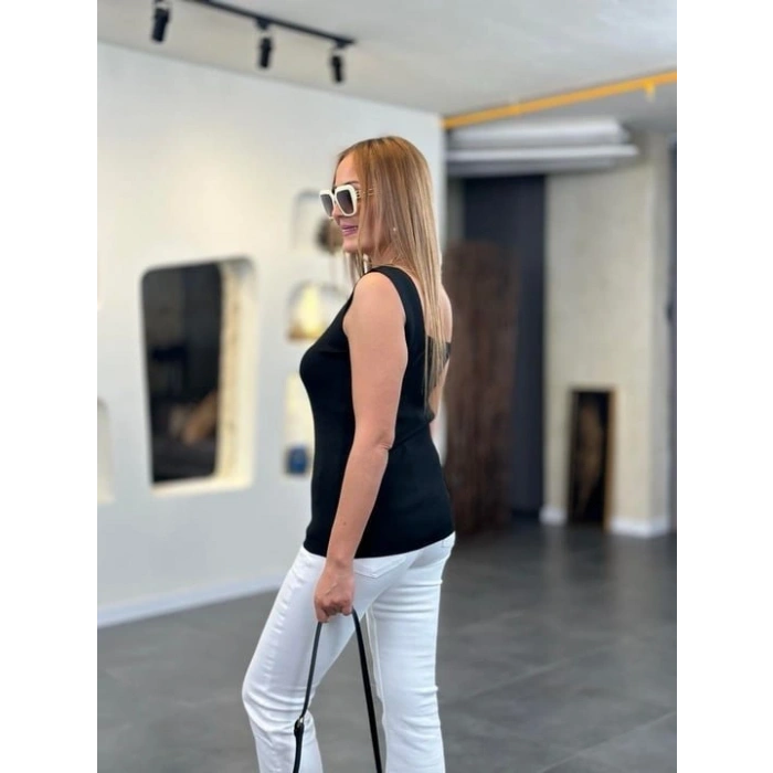 Kadın Kare Yaka Kalın Askılı Beyaz Triko Bluz