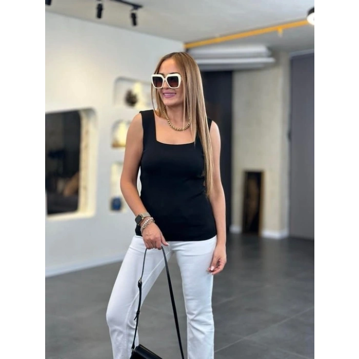 Kadın Kare Yaka Kalın Askılı Beyaz Triko Bluz