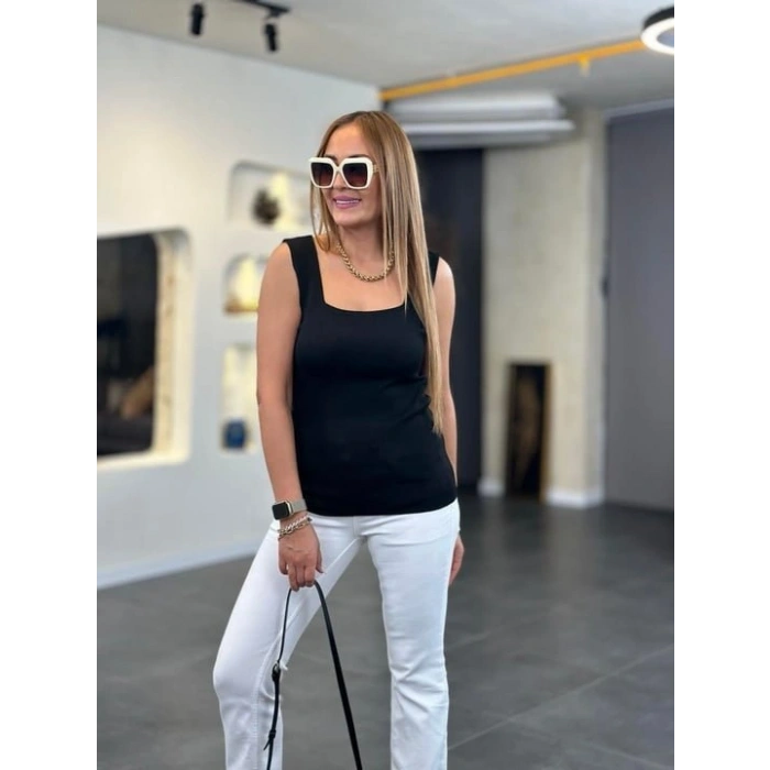 Kadın Kare Yaka Kalın Askılı Beyaz Triko Bluz