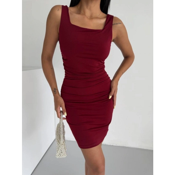 Kadın Kare Yaka Omuz Askılı Sırt Dekoltesi Detay Büzgülü Sandy Kumaş Mini Elbise