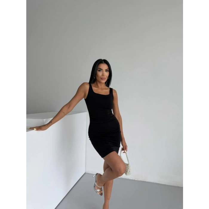 Kadın Kare Yaka Omuz Askılı Sırt Dekoltesi Detay Büzgülü Sandy Kumaş Mini Elbise