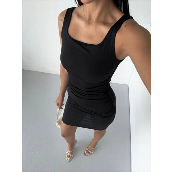 Kadın Kare Yaka Omuz Askılı Sırt Dekoltesi Detay Büzgülü Sandy Kumaş Mini Elbise