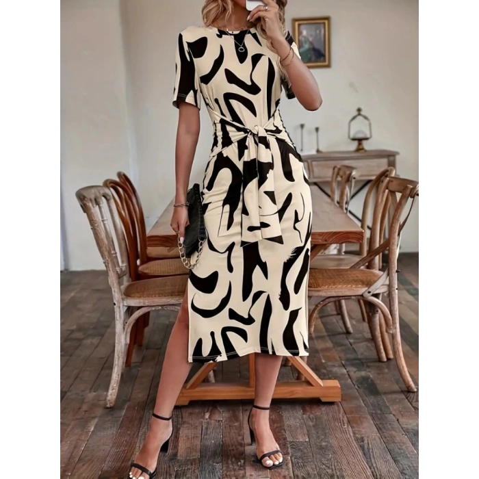 Kadın Kısa Kollu Bisiklet Yaka Desenli Belden Bağlamalı Yandan Yırtmaçlı Süprem Elbise