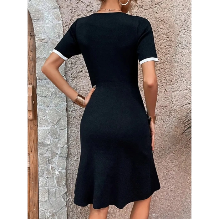 Kadın Kısa Kollu Bisiklet Yaka Yandan Yırtmaçlı Renkli şerit Detay Janjan Krep Elbise