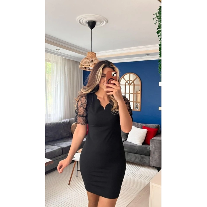 Kadın Kısa Kollu Dantelli V Yakalı Yanlardan Büzgülü çapraz Detaylı Ithal Krep Elbise