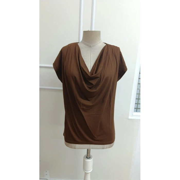 Kadın Kısa Kollu Degaje Yakalı Viskon Bluz