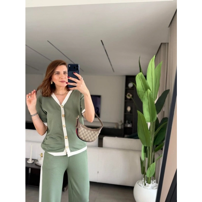 Kadın Kısa Kollu Ribana Ve Gold Düğme Detay Hırka Yanı şeritli Pantolon Ikili Takım