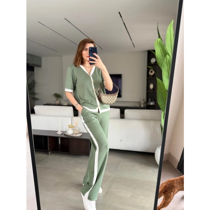 Kadın Kısa Kollu Ribana Ve Gold Düğme Detay Hırka Yanı şeritli Pantolon Ikili Takım