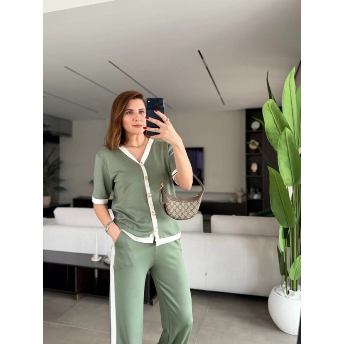 Kadın Kısa Kollu Ribana Ve Gold Düğme Detay Hırka Yanı şeritli Pantolon Ikili Takım