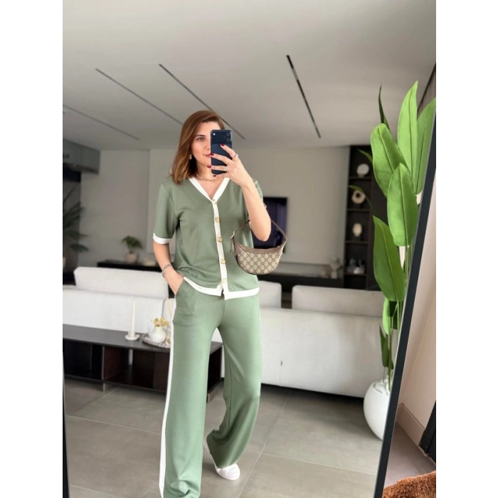 Kadın Kısa Kollu Ribana Ve Gold Düğme Detay Hırka Yanı şeritli Pantolon Ikili Takım