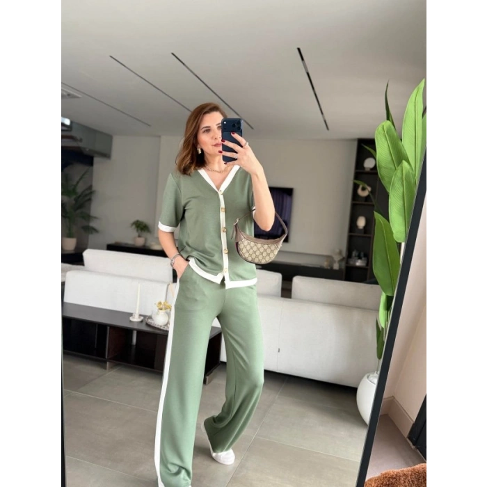 Kadın Kısa Kollu Ribana Ve Gold Düğme Detay Hırka Yanı şeritli Pantolon Ikili Takım