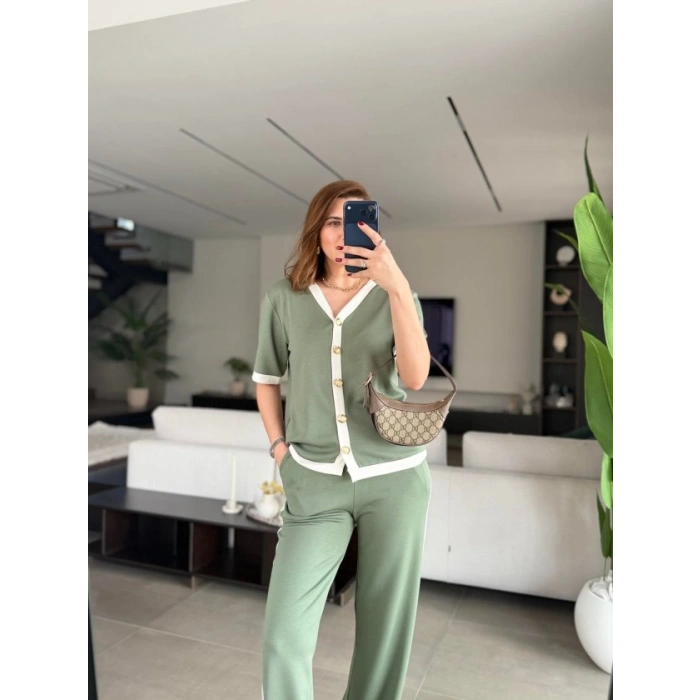 Kadın Kısa Kollu Ribana Ve Gold Düğme Detay Hırka Yanı şeritli Pantolon Ikili Takım