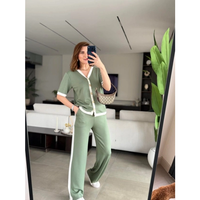 Kadın Kısa Kollu Ribana Ve Gold Düğme Detay Hırka Yanı şeritli Pantolon Ikili Takım