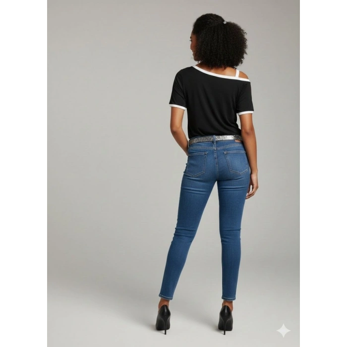 Kadın Kısa Kollu Tek Omuzu Açık Askı Toka Detaylı Viskon Bluz