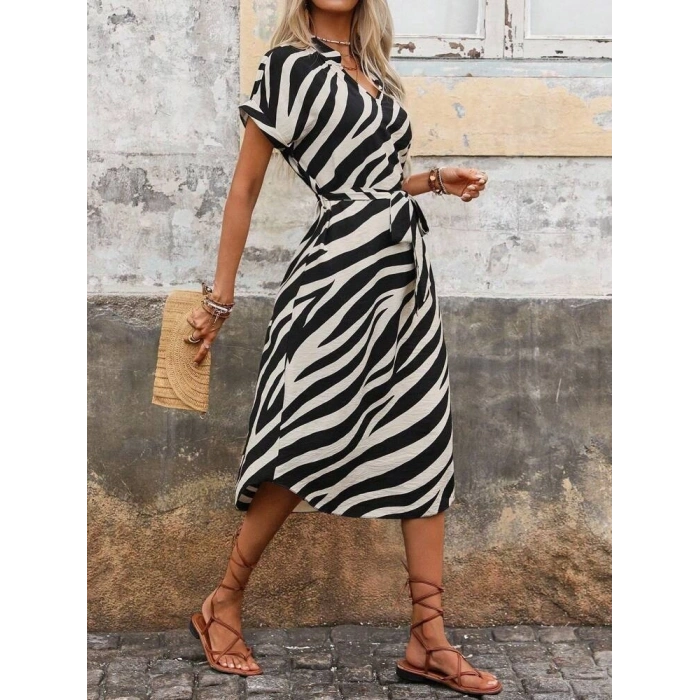 Kadın Kısa Kollu V Hakim Yakalı Zebra Desenli Midi Süprem Elbise