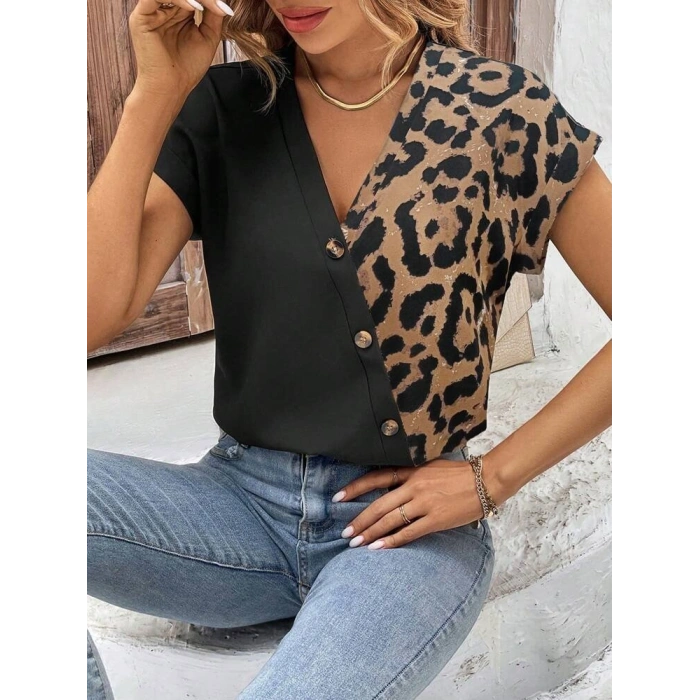 Kadın Kısa Kollu V Yakalı önden Düğmeli Leopar Desen Detaylı Viskon Bluz