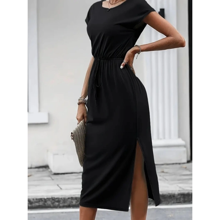 Kadın Kısa Kollu Yakası Açık Belden Kuşaklı Yandan Yırtmaçlı Midi Viskon Elbise