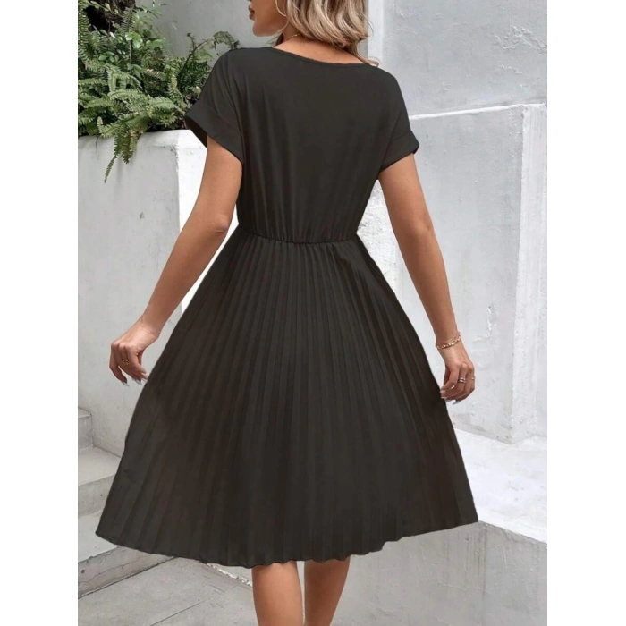 Kadın Kısa Kollu Yakası Açık Belden Lastikli Pileli Kısa Ithal Krep Elbise