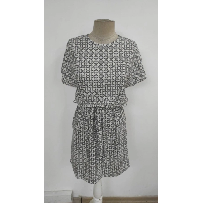 Kadın Kısa Kollu Yuvarlak Yaka Beli Kuşaklı Geometrik Desenli Süprem Elbise