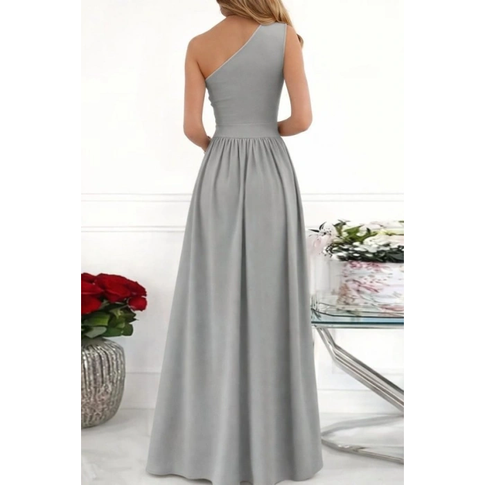 Kadın Omuzlardan Açık Asimetrik Yaka Detaylı Yırtmaçlı Maksi Boy Janjan Krep Elbise