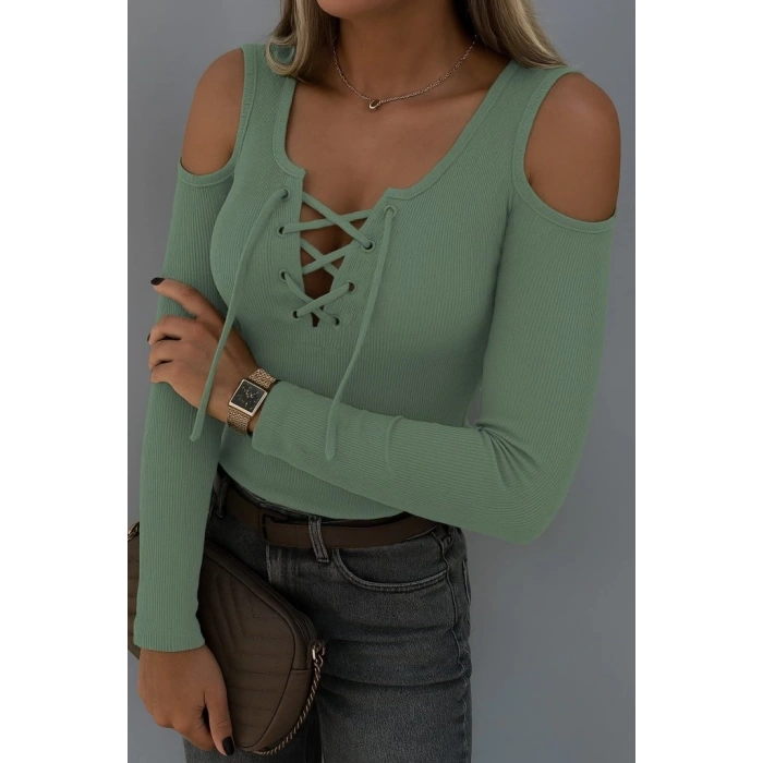 Kadın Omuzlardan Açık Uzun Kollu Bağcıklı Kaşkorse Bluz