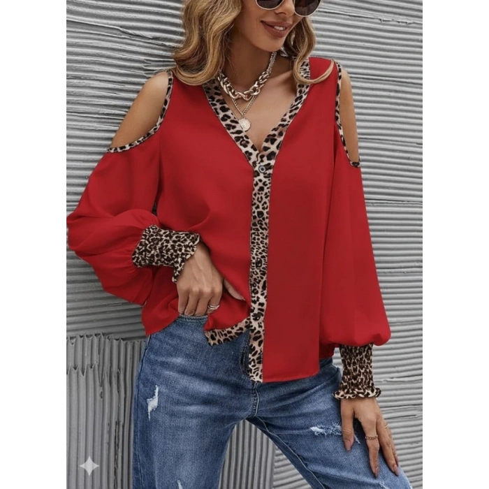 Kadın Omuzlardan Açık Yakalı önden Düğmeli Leopar Detaylı Sandy Bluz
