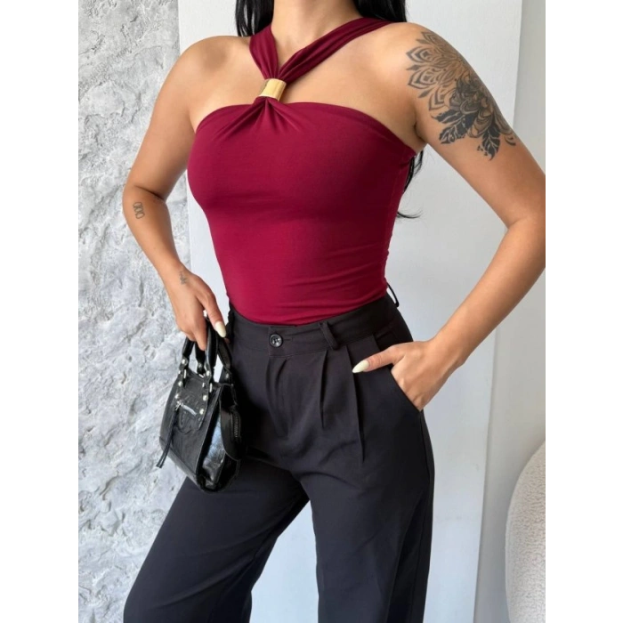 Kadın Toka Detay Halter Yaka Sandy Bluz