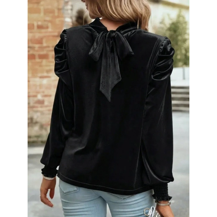 Kadın Uzun Kollu Balıkçı Yaka Damla Detaylı Kadife Bluz