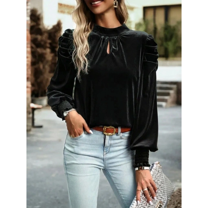 Kadın Uzun Kollu Balıkçı Yaka Damla Detaylı Kadife Bluz