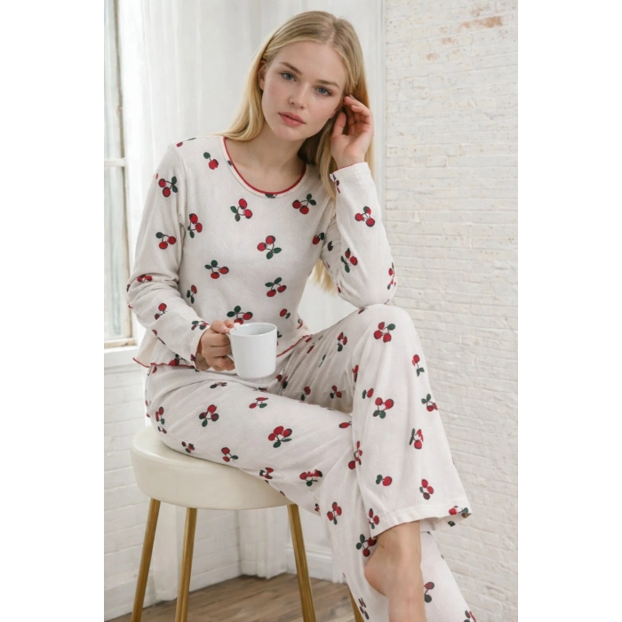 Kadın Uzun Kollu Bisiklet Yaka Desenli Burgu Bluz Ve Pijama Ikili Takım