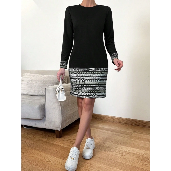 Kadın Uzun Kollu Bisiklet Yaka Kol Ağzı Ve Etek Ucu Baskılı Iki Iplik Elbise