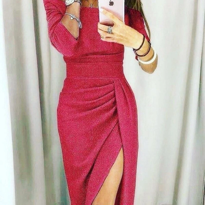 Kadın Uzun Kollu Kayık Yaka Büzgü Ve Maxi Boy Yırtmaç Detay Simli Kadife Kumaş Elbise