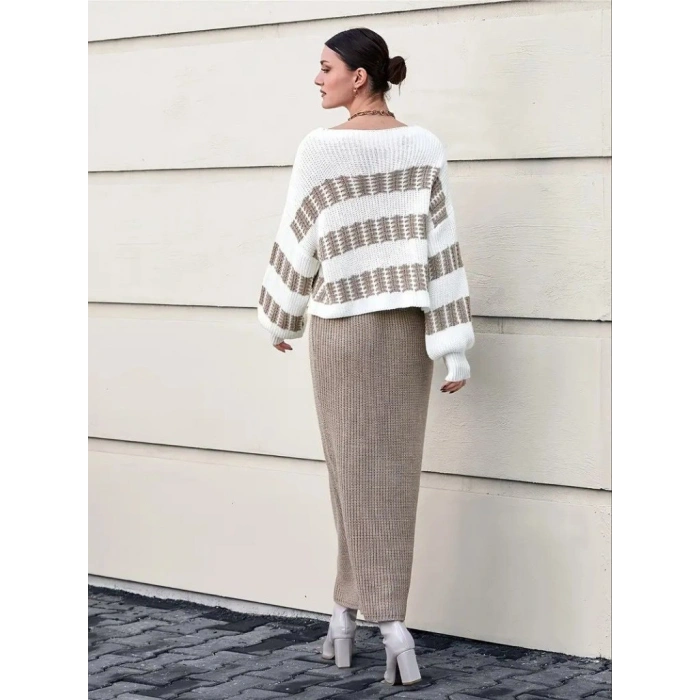 Kadın Uzun Kollu Kayık Yakalı Salaş Triko Bluz Ve Etek Ikili Takım