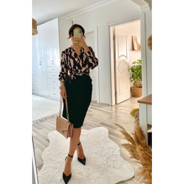 Kadın Uzun Kollu Kruvaze Yaka Dijital Baskılı Fiyonk Detay Atlas Kumaş Elbise