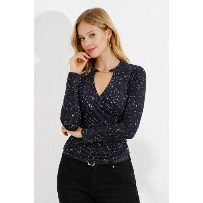 Kadın Uzun Kollu Kruvaze Yakalı Aksesuarlı Dalgıç Bluz