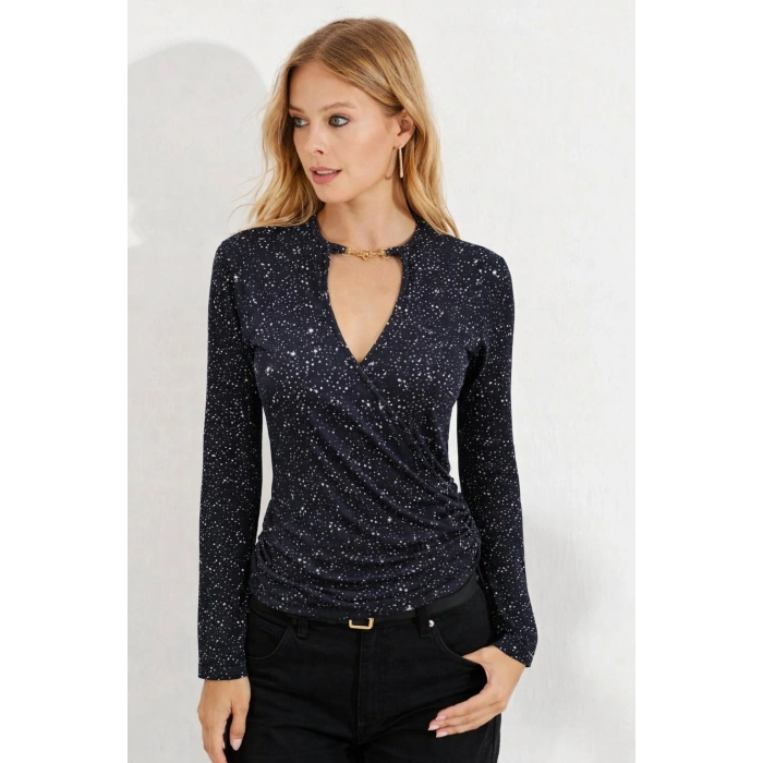 Kadın Uzun Kollu Kruvaze Yakalı Aksesuarlı Dalgıç Bluz