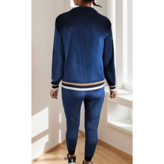 Kadın Uzun Kollu V Yaka Yakası Ve Kol Ağzı şerit Detay Kadife Takım