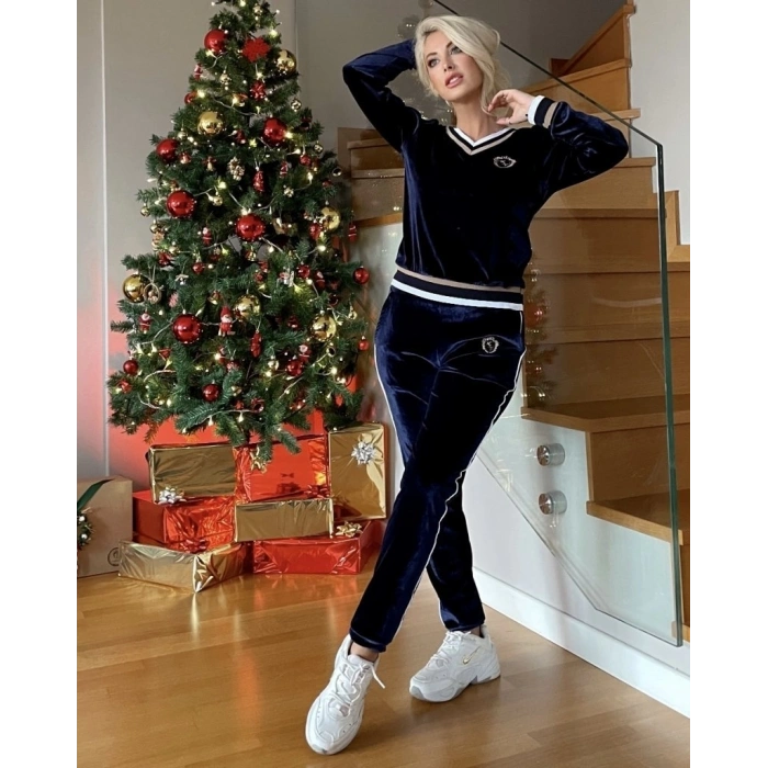 Kadın Uzun Kollu V Yaka Yakası Ve Kol Ağzı şerit Detay Kadife Takım