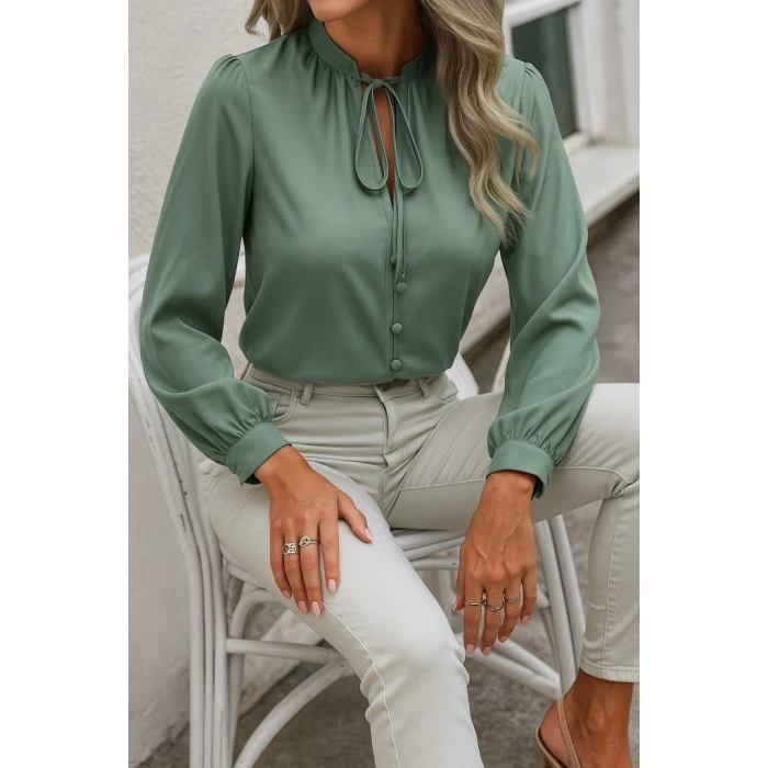 Kadın Uzun Kollu Yakalı Yakadan Bağcıklı Düğmeli Sandy Bluz