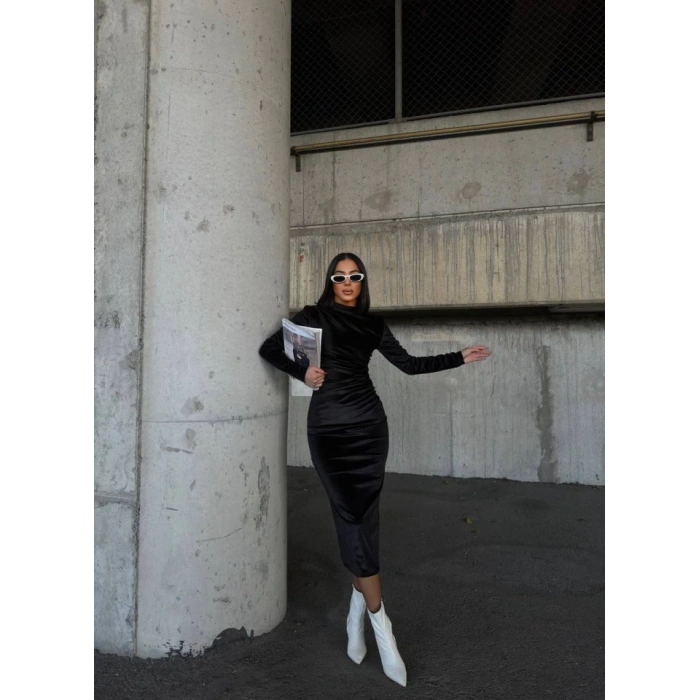 Kadın Uzun Kollu Yarım Balıkçı Yaka Büzgü Detay Kadife Kumaş Elbise