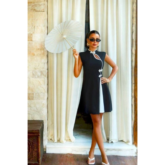 Kadın Yarım Balıkçı Yaka Pencere Dekolte Ve çift Renk Detay Mini Elbise