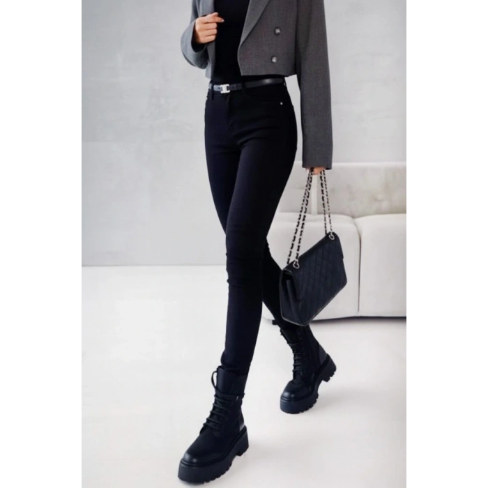 Kadın Yüksek Bel Cepli Kemersiz Kot Pantolon