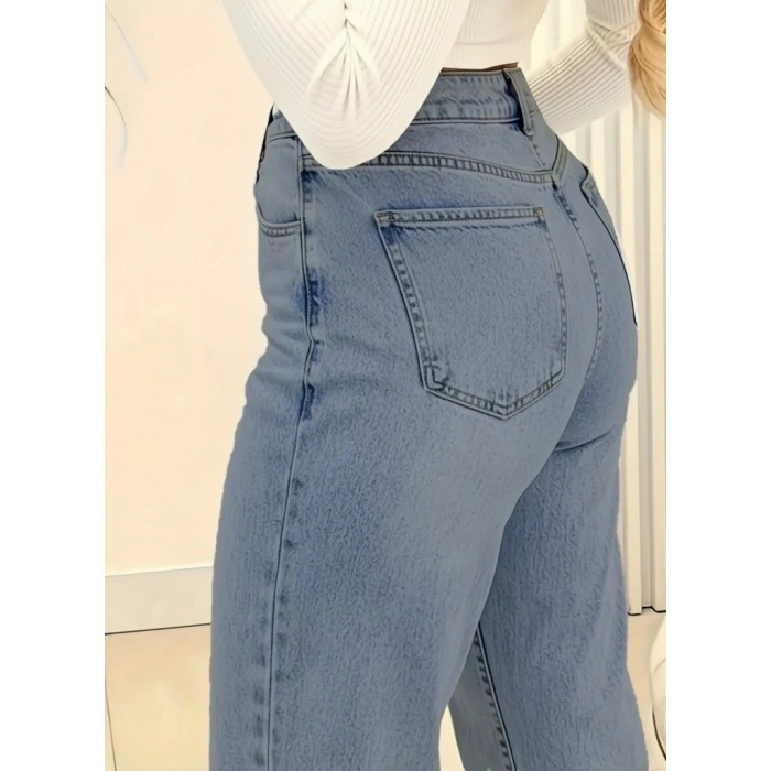 Kadın Yüksek Bel Cepli Paçaya Doğru Geniş Kot Pantolon