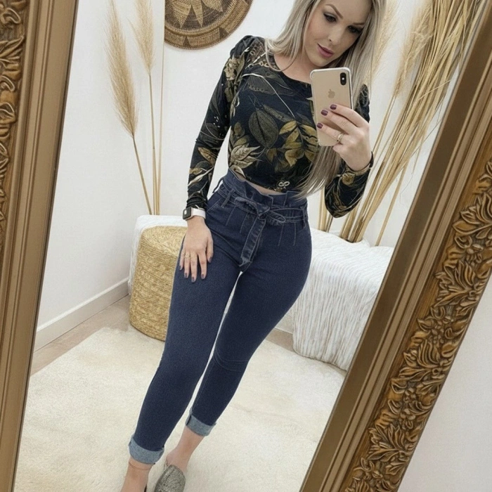 Kadın Yüksek Bel Düğmeli Yırtık Kot Pantolon