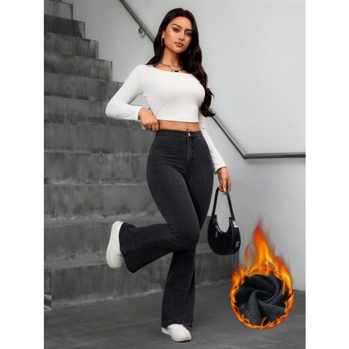 Kadın Yüksek Bel Tek Düğmeli Paçaya Doğru Genişleyen Kot Pantolon