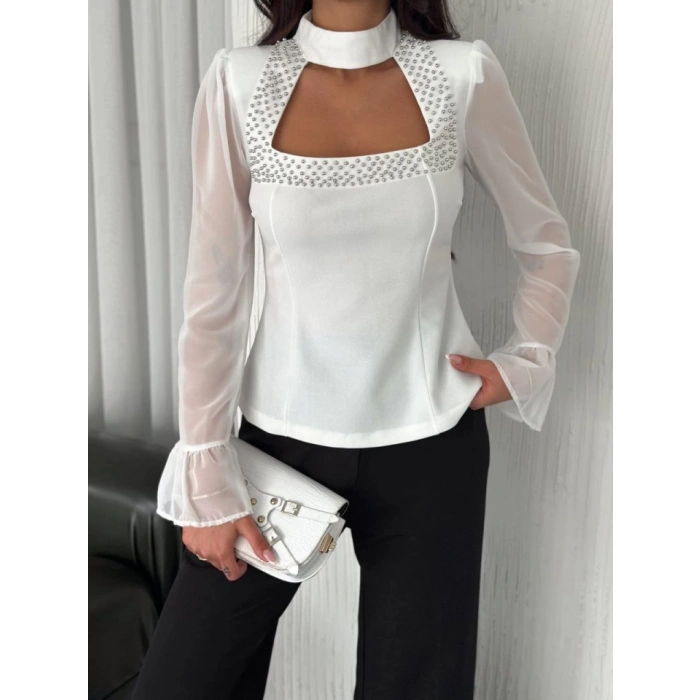 Kolları Şifon Göğüste İnci Boncuk Detaylı Bluz - Beyaz