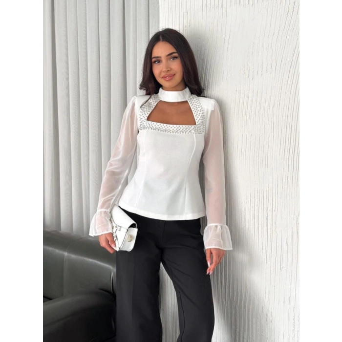 Kolları Şifon Göğüste İnci Boncuk Detaylı Bluz - Beyaz