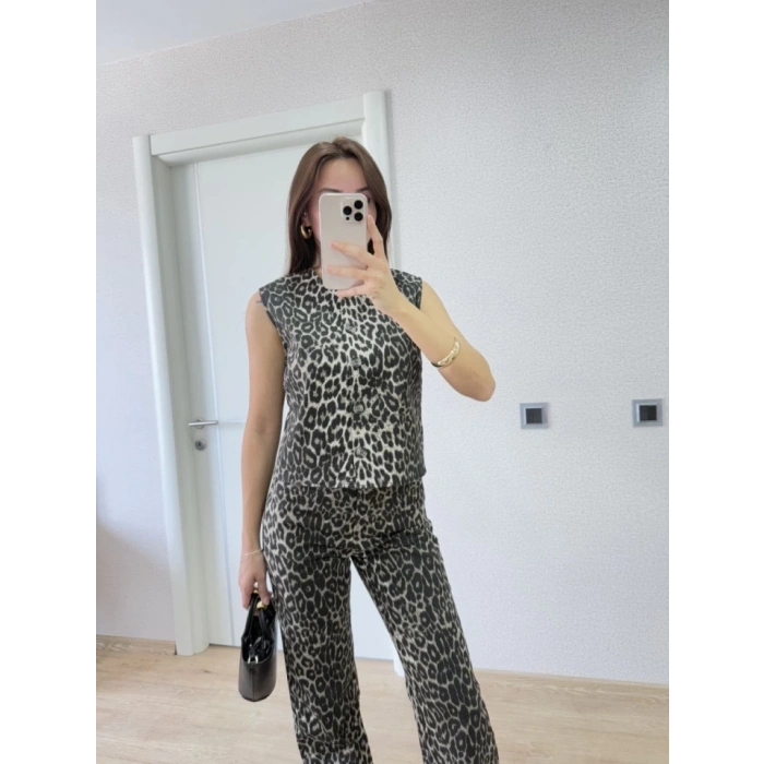 Leopar Desenli Düğmeli Bluzlu Pantolon İkili Takım -Leopar